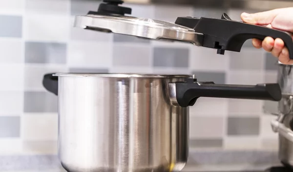 Χύτρα ταχυτήτας: Στερεί τα θρεπτικά συστατικά των τροφών;