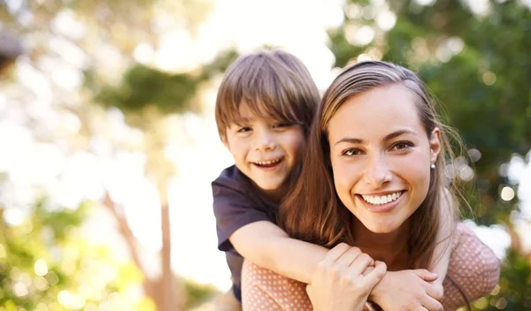 Έρευνα: Τα παιδιά κληρονομούν την εξυπνάδα από τη μητέρα τους