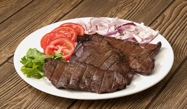 Ο αιμικός σίδηρος στο μικροσκόπιο: Οφέλη, κίνδυνοι και τι λέει η επιστήμη