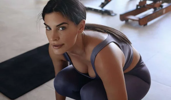 H Χριστίνα Μπόμπα μάς δίνει ιδέες: Τα αγαπημένα της outfits για προπόνηση