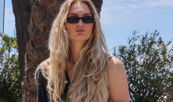 Αυτό είναι το πιο δημοφιλές και κολακευτικό κούρεμα του φετινού καλοκαιριού - και όχι μόνο