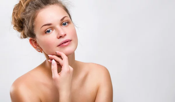 3 hacks που θα σε βοηθήσουν να δείχνεις ξεκούραστη κάθε πρωί