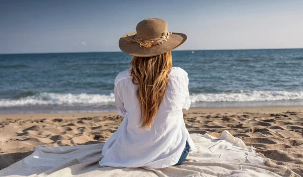 Είναι όντως τόσο απλό; Η πανάρχαια πρακτική που υπόσχεται να μειώσει το άγχος και να σε ηρεμήσει