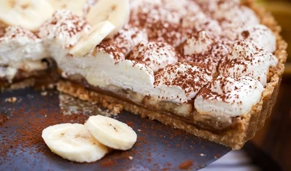 Το πιο γρήγορο μπανόφι της τεμπέλας: Πανδαισία γεύσης με 5 υλικά και χωρίς ψήσιμο - ονειρικό γλυκό ψυγείου