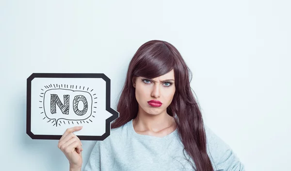 Νιώθεις αμήχανα να πεις "όχι"; 7 φράσεις που θα σε βοηθήσουν