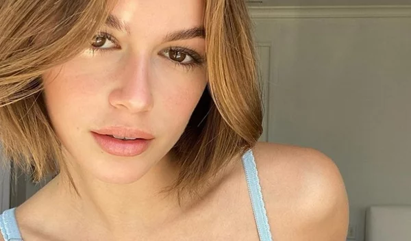 7 χτενίσματα για τα καρέ μαλλιά σου