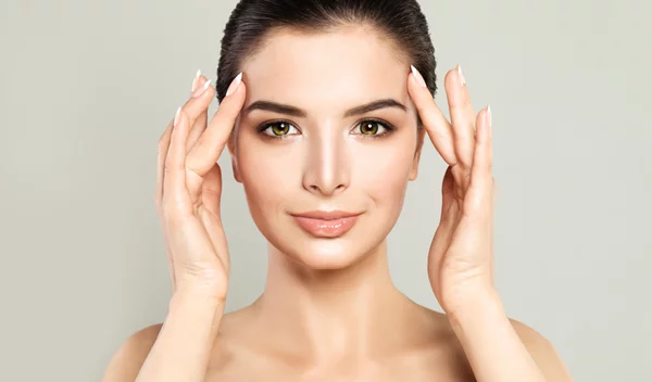 Scalp detox: Τι είναι και γιατί το χρειάζεσαι αν θες να έχεις όμορφα μαλλιά