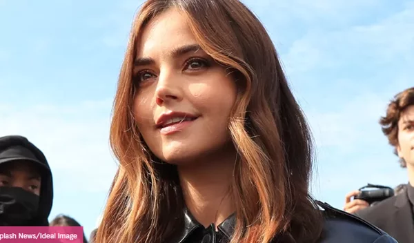 Η ιδανική απόχρωση μαλλιών για εσένα που θέλεις να κάνεις μια διακριτική αλλαγή που θα παρατηρήσουν όμως όλοι