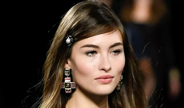 Λιπαρά μαλλιά: Πώς θα τα διατηρήσεις φρέσκα όσο το δυνατόν περισσότερο