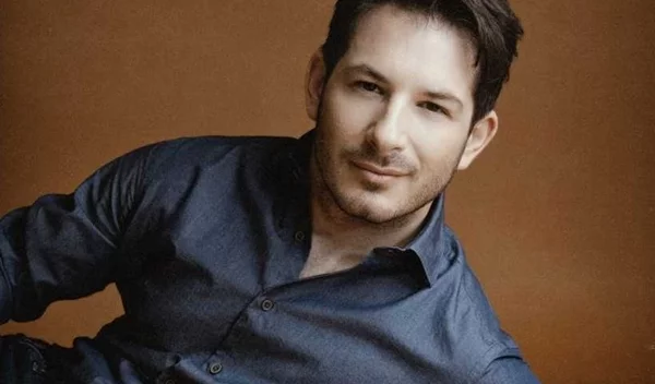 Ο Γιώργος Περρής στον Κήπο του Μεγάρου