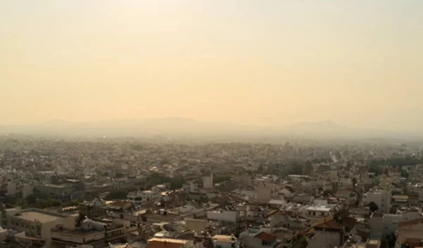 Αποπνικτική ατμόσφαιρα: Με κάπνισμα 10 τσιγάρων ισοδυναμεί η παραμονή σε εξωτερικούς χώρους