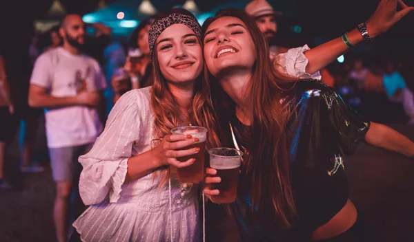 Αλκοολική τοξίκωση στα παιδιά: Τι πρέπει να ξέρουν οι ανήλικοι αλλά και οι γονείς τους