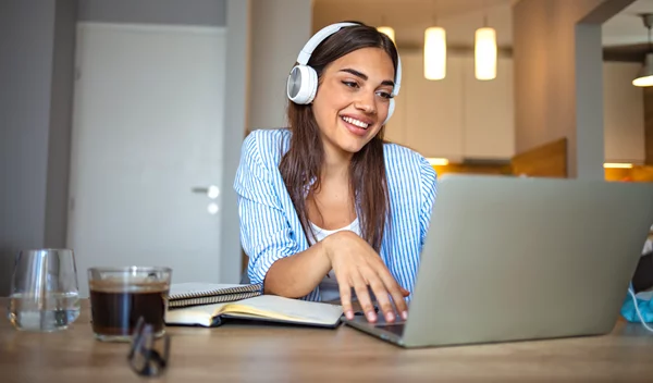 Facebook: Εγκαινιάζει το Get Digital στην Ελλάδα, ένα έργο που βοηθά γονείς, εκπαιδευτικούς και νέους να κινηθούν με ασφάλεια στον ψηφιακό κόσμο