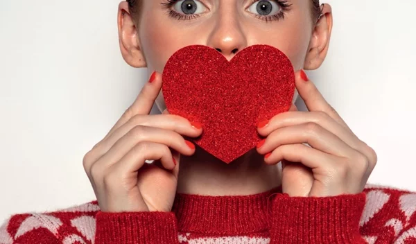 Γιατί είναι ποιο συχνά τα καρδιακά στις γιορτές; Σημάδια που δεν πρέπει να αγνοήσεις