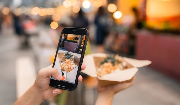 Τρως για τα... likes; Το φαινόμενο performative eating και οι κίνδυνοι του