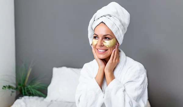 Μαύροι κύκλοι και σακούλες στα μάτια: Γιατί εμφανίζονται και πώς θα τα αντιμετωπίσεις