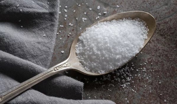 Τι είναι το αλάτι Kosher; Ποια η διαφορά του από το θαλασσινό αλάτι
