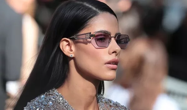 5 hairstyling λάθη που σε κάνουν να δείχνεις μεγαλύτερη από την ηλικία σου