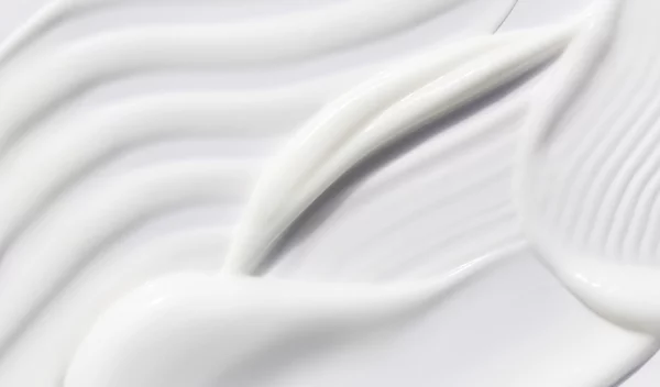 Το 1 συστατικό που οπωσδήποτε να περιέχει η κρέμα ματιών σας μετά τα 50