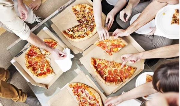 Κι αν το χάρτινο κουτί βλάπτει σοβαρά την υγεία της πίτσας;