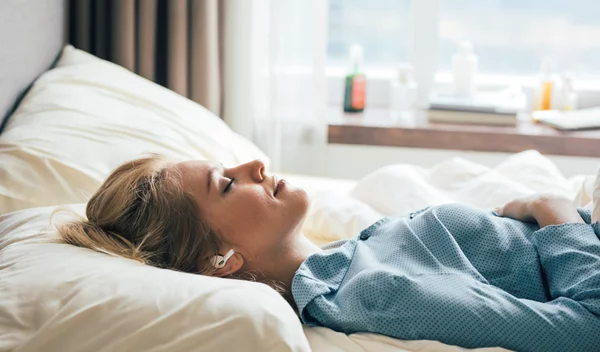 Έλλειψη ύπνου: Πώς επηρεάζει τη διάθεση, τον εγκέφαλο και την υγεία σου