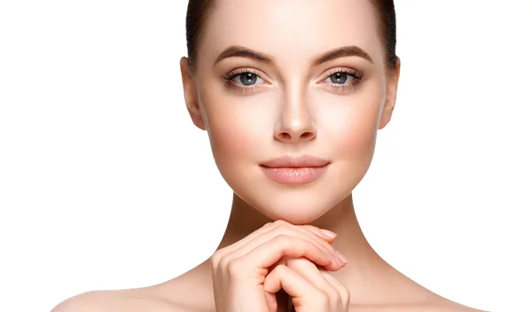 Το υβριδικό balm που σου προσφέρει κάλυψη και αντηλιακή προστασία με ένα μόνο βήμα