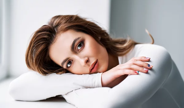 Έντονες ρινοπαρειακές: 2 τρόποι για να απαλύνεις φυσικά τις γραμμές γύρω από το στόμα