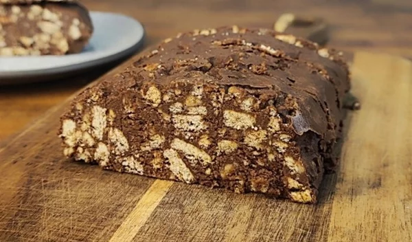 Σοκολατένιος κορμός με μόλις 3 υλικά και χωρίς ζάχαρη - Τέλεια συνταγή για το Πάσχα