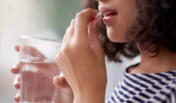 4 πράγματα που δεν πρέπει να κάνεις όταν παίρνεις αντιβίωση