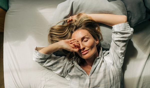 5 "καλές" συμβουλές ύπνου που μπορούν να επιδεινώσουν την αϋπνία – Και τι να δοκιμάσεις αντ’ αυτών