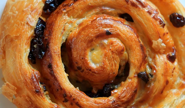 Σταφιδόψωμα για το Πάσχα: Η πιο υγιεινή εναλλακτική είναι και υπέροχο πρωινό