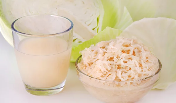 Λάχανο + λεμόνι: Ο τέλειος χυμός για φυσική αποτοξίνωση και αδυνάτισμα