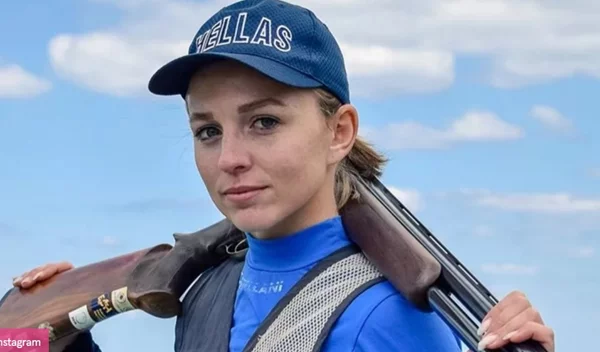 Εμμανουέλα Κατζουράκη: Η παγκόσμια πρωταθλήτρια σκοποβολής ανάμεσα στους τραυματίες των Τεμπών