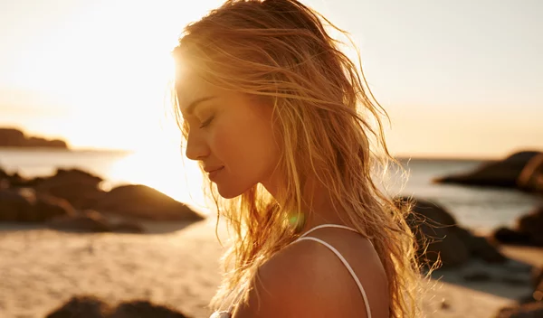 Το ελιξήριο ομορφιάς για σώμα και μαλλιά που χρειάζεσαι το φετινό καλοκαίρι