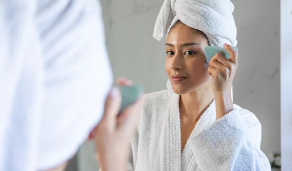 Φυσική λάμψη χωρίς μακιγιάζ: 5 απλά tips για υγιή και φωτεινή επιδερμίδα