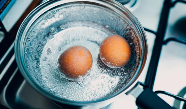 Το απλό κόλπο για να πετύχεις τα "τέλεια" βραστά αυγά