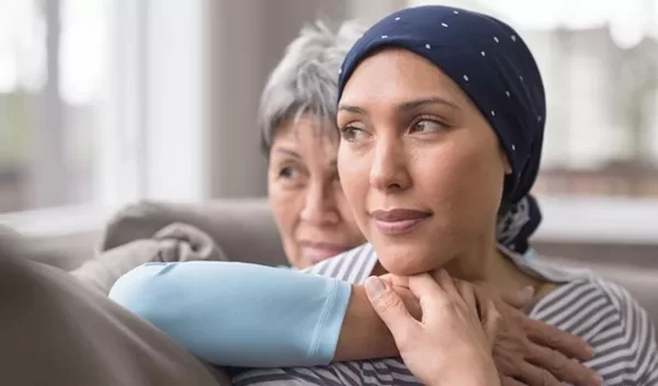 Πώς να βοηθήσω ένα οικείο μου πρόσωπο που έχει διαγνωσθεί με καρκίνο;