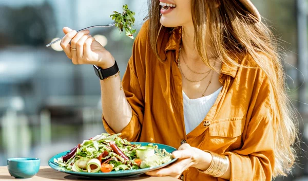 Διατροφή και κορτιζόνη: Τι μπορείς να τρως όταν παίρνεις κορτιζόνη