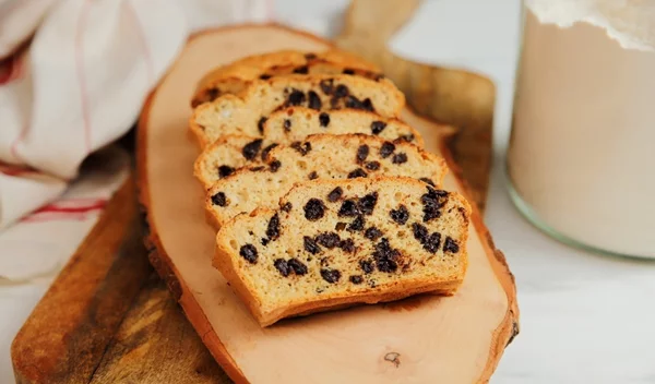 Κέικ βρώμης με 3 υλικά και μόλις 100 θερμίδες!