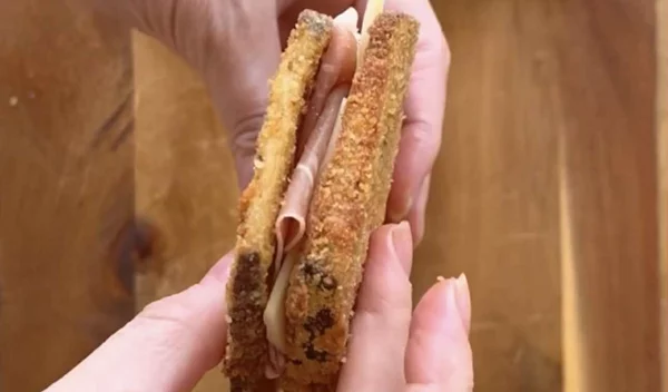 Τοστάκι με μελιτζάνα αντί για ψωμί - Το πιο ελαφρύ σνακ του καλοκαιριού