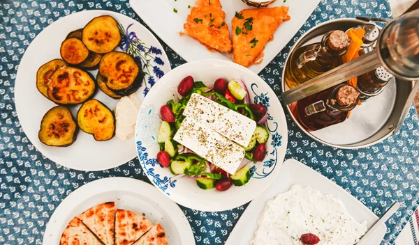 Τι δεν λείπει από κανένα πασχαλινό οικογενειακό τραπέζι; Απάντησε και κέρδισε μοναδικά δώρα