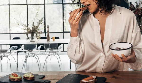 Γιατί είναι τόσο απαραίτητα τα σνακ και ποια να διαλέξεις; Η διαιτολόγος απαντά