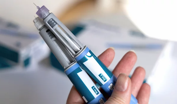 Τα φάρμακα GLP-1 κάνουν θαύματα στην απώλεια βάρους, αλλά έχουν και απροσδόκητες παρενέργειες - δες ποιες είναι