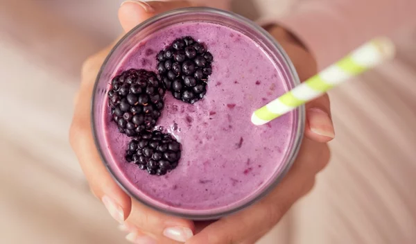 Ελιξίρια νεότητας: 5 smoothies που ενισχύουν το κολλαγόνο χαρίζοντας νεανικό δέρμα