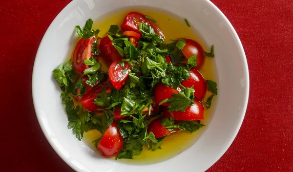 Τρως πάρα πολλές ντομάτες; 6 "παρενέργειες" που πρέπει να γνωρίζεις