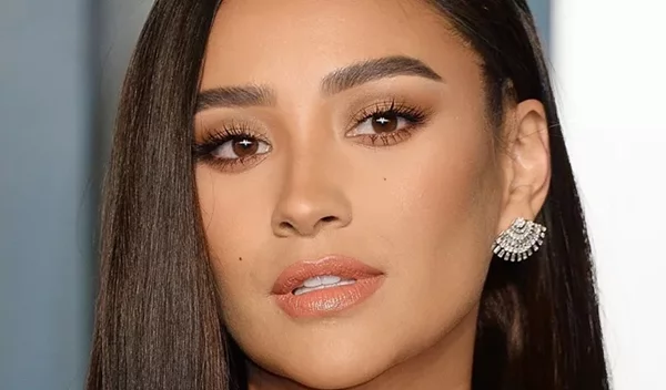 Αυτά είναι τα 5 πιο κολακευτικά ρουζ για μελαχρινές