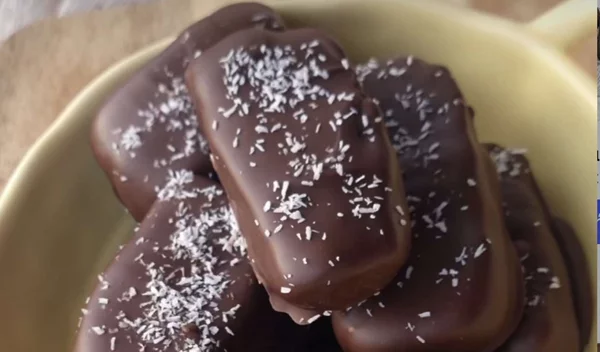 Νηστίσιμα σπιτικά bounty με καρύδα και άλλα 4 υλικά