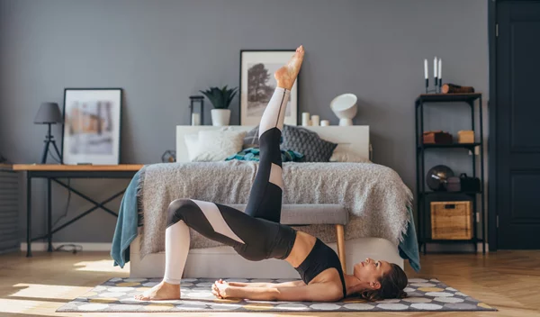 Μόλις 6 ασκήσεις για κυτταρίτιδα στο σπίτι που θα αλλάξουν τους γλουτούς μας