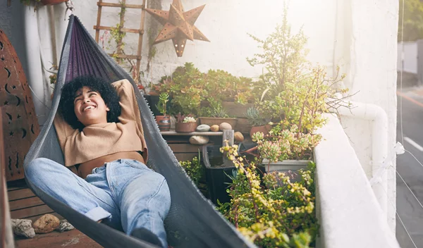 Το καθημερινό "τρέξιμο" είναι πράγματι απαραίτητο; Πώς θα κάνουμε λιγότερα χωρίς να νιώθουμε τύψεις;