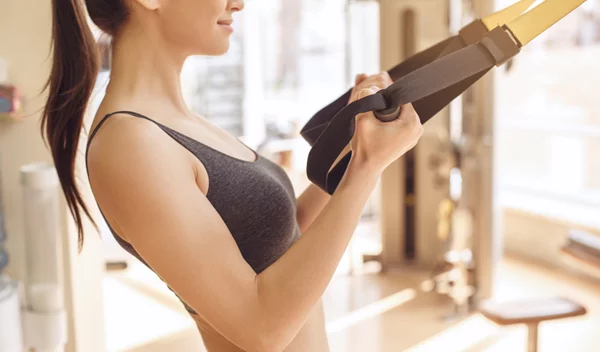 Έχεις μεγάλο στήθος και σε ενοχλεί; Το workout που θα σε βοηθήσει να απαλλαγείς από το περιττό λίπος του